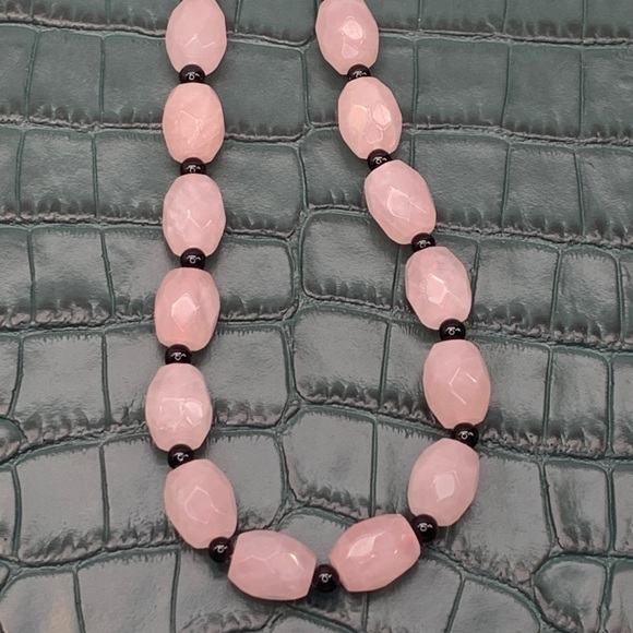 Rose Quartz and Black Onyx Necklace - Picture 3 of 4